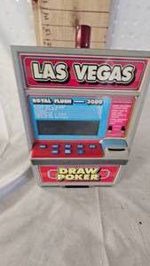 lot 346 image: Draw Poker Slot Machine, Good Contition, Works
