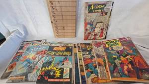 lot 358 image: 12 Superman Comics