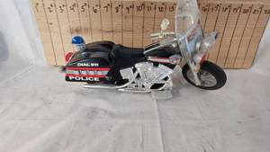 lot 365 image: Bottery Operated Police Harley Davidson, Works