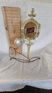 lot 370 image: Schlitz Beer Lighted Sign-Works