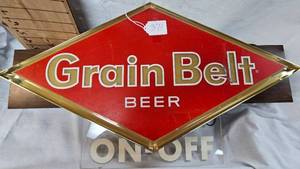 lot 371 image: Grain Belt Beer Light Sign-Works