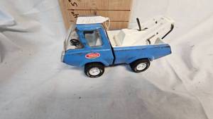 lot 394 image: Tonka Wrecker