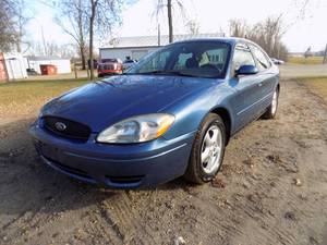 lot 2 image: 2004 Ford Taurus SES (Alexandria Technical College Vehicle)