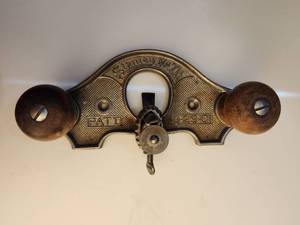 lot 210 image: Vintage Stanley No. 71 12 Router Plane.
