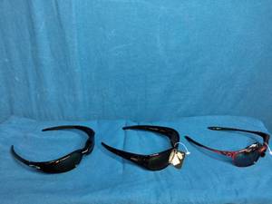 lot 2 image: 3 Pair of Sunglasses