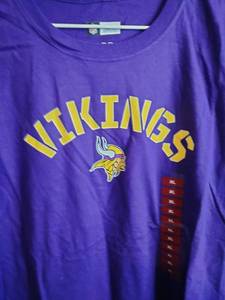 lot 58 image: Minnesota Viking T-Shirt Size XL