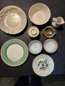 lot 81 image: 9 Vintage Dishes