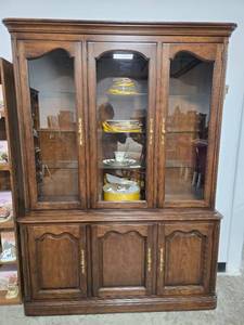 lot 5 image: Kindel Grand Rapids Solid Wood China Cabinet Hutch with Glass Doors - china not inc