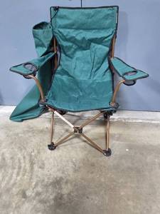 lot 19 image: Green Folding Deluxe Arm Chair with Carrying Bag