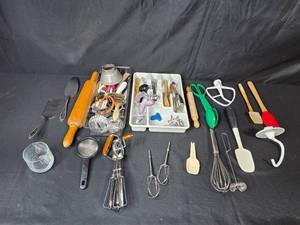 lot 42 image: Collection of Kitchen Baking and Cooking Utensils with Tray and Accessories