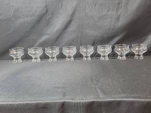 lot 45 image: Set of 8 Clear Glass Dessert Goblets