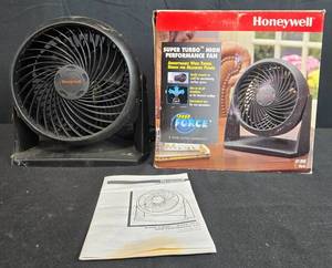 lot 51 image: Honeywell Super Turbo High Performance Fan HT-800 with Box and Manual