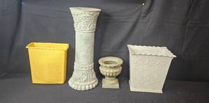 lot 84 image: Set of 4 Decorative Planters and Pedestal Including Vintage Franks Nursery Piece