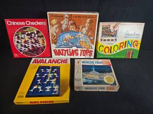lot 134 image: Collection of Vintage Board Games and Puzzle Sets - contents unverified