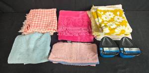 lot 160 image: Lot of Bath Towels and 2 ResMed AirTouch F20 Medium Cushions