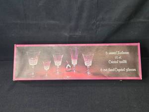 lot 168 image: Set of 6 Cristal dArques Tuileries Cut Lead Crystal Glasses
