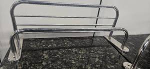 lot 119 image: Shower Tower Bar Holder  Used, from a Shutdown Hotel ( 27W, 9W x10H)