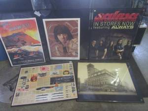 lot 9 image: (BR3) Assorted Posters in 26 34 x...