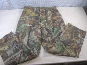 lot 19 image: (CSB) Pair of Camo Wrangler Rugged ...