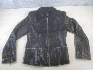 lot 20 image: (BR1) Mossimo Womens Leather Jacket...