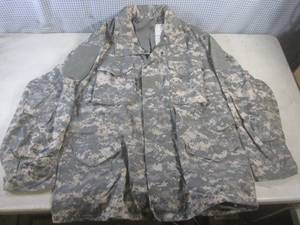 lot 21 image: (BR1) Digital Camo Military Coat Si...