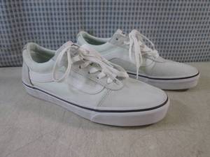 lot 27 image: (CSB) Pair of Vans Off The Wall Sne...