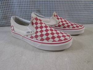 lot 28 image: (BS) Pair of Vans Off The Wall Slip...
