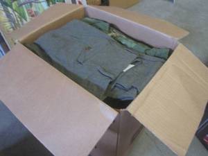 lot 30 image: (EW4) Big Box Full of Assorted Clot...