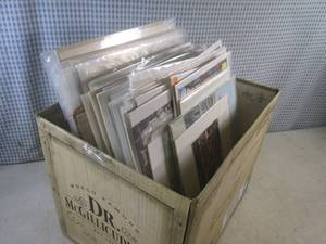 lot 34 image: (EC1) Assortment of Sleeved and Boa...