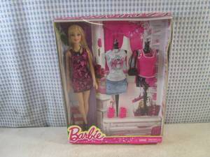 lot 109 image: (BSB) Barbie Doll and Fashion Gift ...