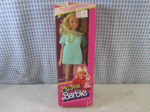 lot 116 image: (BSB) Vintage 1982 My First Barbie ...
