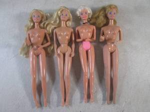 lot 134 image: (CS) 4 Vintage 1966 Barbie Dolls...