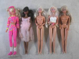 lot 145 image: (BS) 5 Assorted Barbie Dolls...