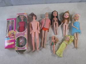 lot 149 image: (BS) Assortment of Dolls...