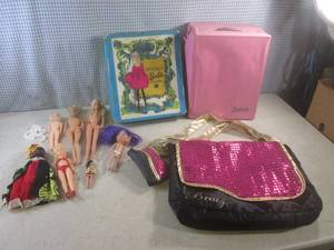lot 158 image: (CS) 2 Vintage Barbie Cases (Not In...