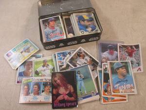 lot 61 image: (BSB) Star Wars Tin Box Full of Ass...