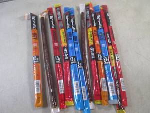 lot 197 image: (B-1) 12 Assorted Jack Links Snack ...