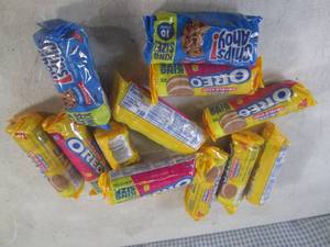 lot 209 image: (B-1) 12 King Size Packs of Cookies...