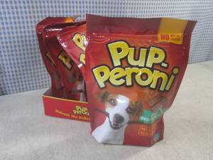 lot 212 image: (B-3) 4 Bags of Pup-Peroni Lean Bee...