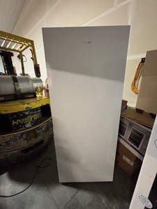 lot 1 image: Hisense Upright Convertible FreezerRefrigerator