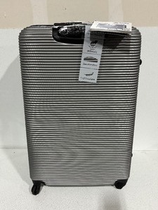 lot 15 image: InUSA 32 Hard Side Luggage