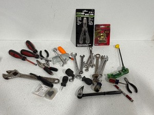 lot 27 image: Hand Tools