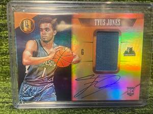 lot 150 image: 2105-16 Gold Standard Jersey Auto Tyus Jones Rookie Card 199