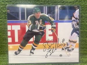 lot 185 image: Vintage North Stars Autographed 8x10 Photo by Brian Bellows (Lead the Stars to the Stanley Cup Finals)