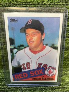 lot 221 image: 1985 Topps MLB Roger Clemens Rookie Card
