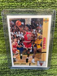 lot 264 image: 1991-92 Upper Deck Michael Jordan #44 Chicago Bulls MVP MJ