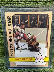 lot 376 image: 1972-73 O-PEE-CHEE HOCKEY #121 TONY ESPOSITO- VINTAGE