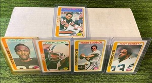 lot 45 image: 1978 Topps Football Complete Set (#1-528)