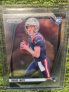 lot 393 image: 2024 Panini Prizm NFL Drake Maye RC Rookie Card Patriots
