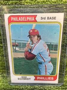 lot 473 image: 1974 Topps Mike Schmidt- Philadelphia Phillies HOF